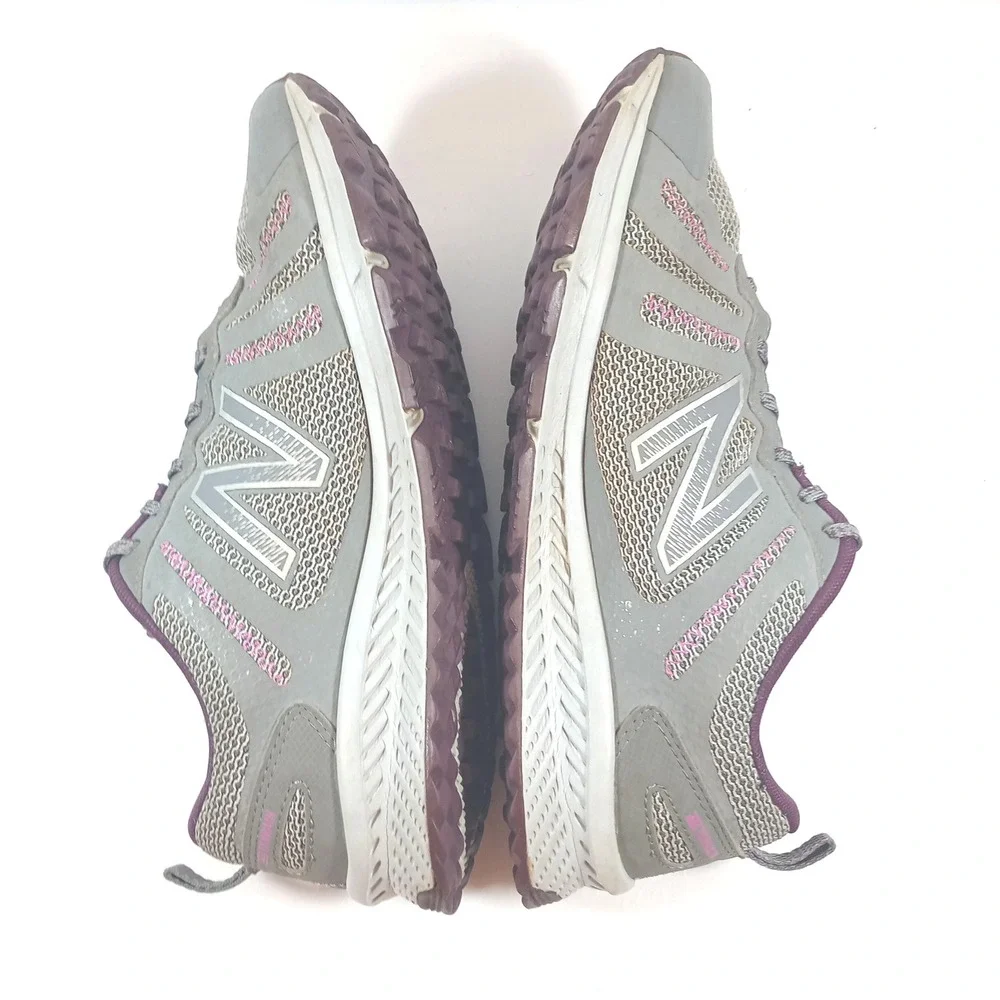 New Balance FuelCore T590v4 Womens Sz 10 Trail Running Shoes Grey Pink WT590GP4